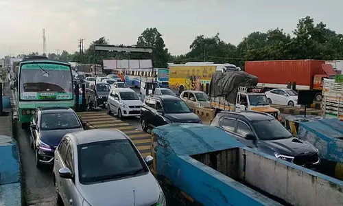 Tamil Nadu: नए टोल गेट पर अधिक किराया से पलाकोड के किसान चिंतित Tamil Nadu: नए टोल गेट पर अधिक किराया से पलाकोड के किसान चिंतित