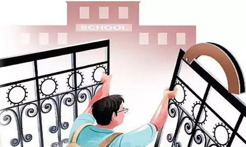 Tamil Nadu: डिंडीगुल में कॉलेज के छात्रों को सरकारी स्कूल में पढ़ने के लिए मजबूर किया गया