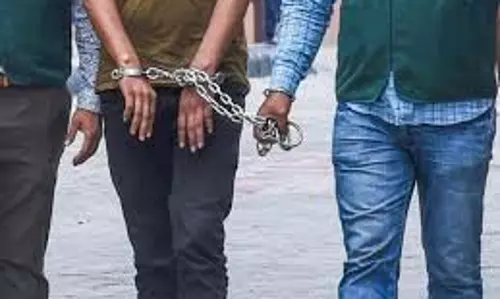 गुरुग्राम पुलिस ने चेन्नई एयरपोर्ट से एक साइबर जालसाज को गिरफ्तार किया