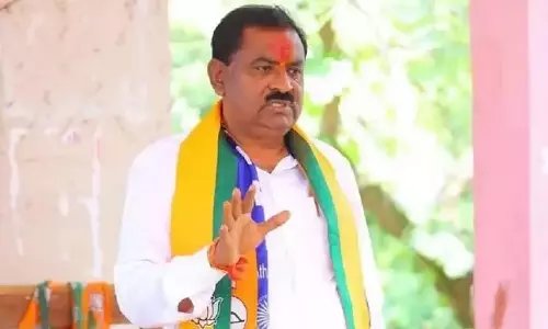 बीड सरपंच हत्या मामला: BJP MLA सुरेश धास ने पीड़ित परिवार से मुलाकात की
