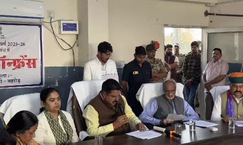 Jaipur: प्रभारी मंत्री ने बैठक लेकर बजट घोषणाओं के समयबद्ध क्रियान्वयन के दिए निर्देश Jaipur: प्रभारी मंत्री ने बैठक लेकर बजट घोषणाओं के समयबद्ध क्रियान्वयन के दिए निर्देश