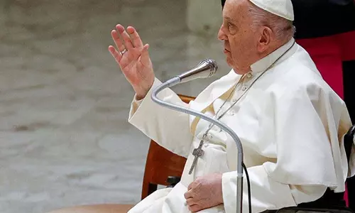 Vatican: पोप फ्रांसिस की हालत गंभीर