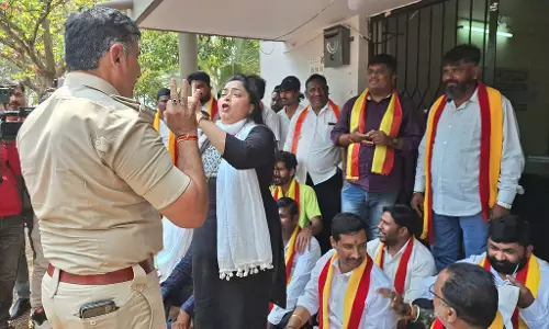 ड्राइवर और कंडक्टर पर हमला: महाराष्ट्र और कर्नाटक में बस सेवाएं स्थगित