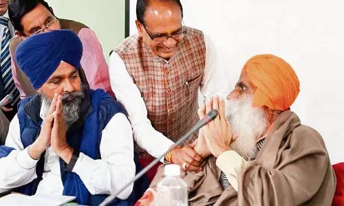 MSP की मांग पर किसानों के अड़े रहने से कोई प्रगति नहीं, चौहान ने केंद्र की रियायतें गिनाईं MSP की मांग पर किसानों के अड़े रहने से कोई प्रगति नहीं, चौहान ने केंद्र की रियायतें गिनाईं