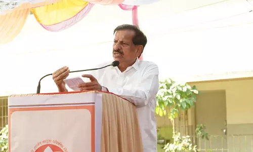 Maharashtra : भाजपा मंत्री गणेश नाईक शिंदे के गढ़ ठाणे में लगाएंगे जनता दरबार Maharashtra : भाजपा मंत्री गणेश नाईक शिंदे के गढ़ ठाणे में लगाएंगे जनता दरबार