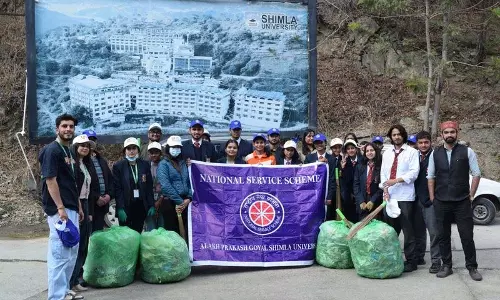 NSS स्वयंसेवकों ने शिमला विश्वविद्यालय में स्वच्छता अभियान चलाया NSS स्वयंसेवकों ने शिमला विश्वविद्यालय में स्वच्छता अभियान चलाया