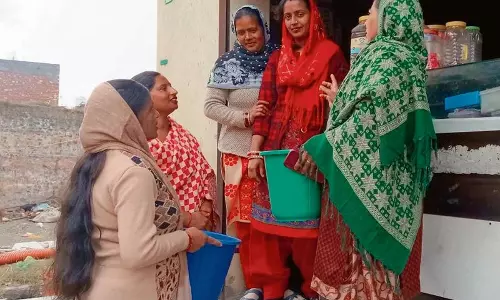 Haryana : यमुनानगर एमसी ने पंसारा में घर-घर जाकर जागरूकता अभियान चलाया Haryana : यमुनानगर एमसी ने पंसारा में घर-घर जाकर जागरूकता अभियान चलाया