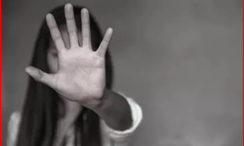 महिला को हवस का शिकार बनाया फिल्म में अच्छे रोल दिलाने के बहाने, आपत्तिजनक हरकत करते वीडियो भी बनाया महिला को हवस का शिकार बनाया फिल्म में अच्छे रोल दिलाने के बहाने, आपत्तिजनक हरकत करते वीडियो भी बनाया