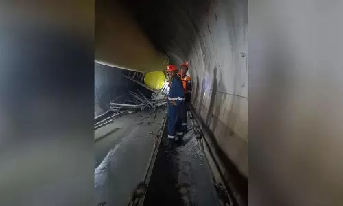 मंत्रियों ने Srisailam लेफ्ट बैंक नहर सुरंग में चल रहे बचाव प्रयासों की निगरानी की मंत्रियों ने Srisailam लेफ्ट बैंक नहर सुरंग में चल रहे बचाव प्रयासों की निगरानी की