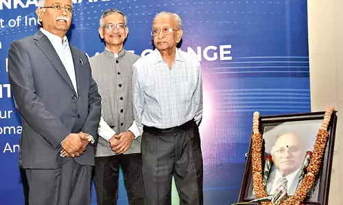 स्वतंत्रता संग्राम और उसके बाद कानूनों की रक्षा में वकीलों की भूमिका महत्वपूर्ण रही : SVN Bhatti स्वतंत्रता संग्राम और उसके बाद कानूनों की रक्षा में वकीलों की भूमिका महत्वपूर्ण रही : SVN Bhatti