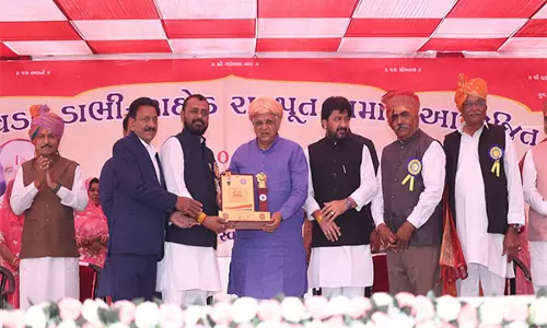 Gujarat CM ने नरोला में राजपूतों के 30वें सामूहिक विवाह समारोह में शिरकत की