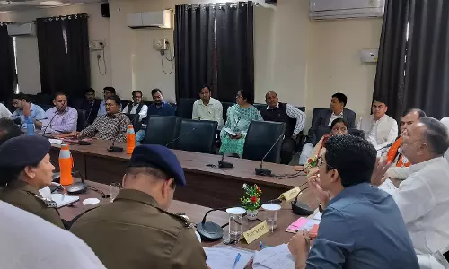 Bundi: प्रभारी मंत्री ने ली जिला स्तरीय अधिकारियों की समीक्षा बैठक