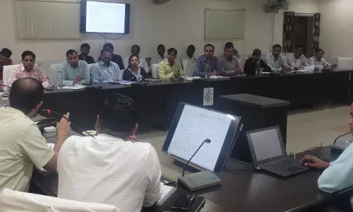 Jaipur: जिला कलेक्टर एवं अन्य विभागीय अधिकारियों के साथ बजट घोषणाओं की समीक्षा