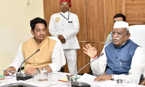 Jaipur: राज्यपाल ने झुंझुनूं में ली जिला स्तरीय अधिकारियों की बैठक Jaipur: राज्यपाल ने झुंझुनूं में ली जिला स्तरीय अधिकारियों की बैठक