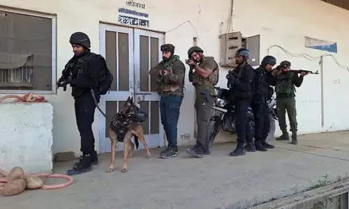 NSG ने जम्मू में आतंकवाद विरोधी अभियान में SOG के साथ हाथ मिलाया NSG ने जम्मू में आतंकवाद विरोधी अभियान में SOG के साथ हाथ मिलाया