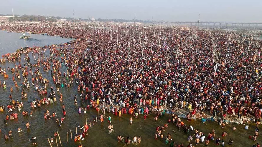 रविवार को महाकुंभ में 1 करोड़ 10 लाख से अधिक श्रद्धालुओं ने लगाई आस्था की डुबकी रविवार को महाकुंभ में 1 करोड़ 10 लाख से अधिक श्रद्धालुओं ने लगाई आस्था की डुबकी