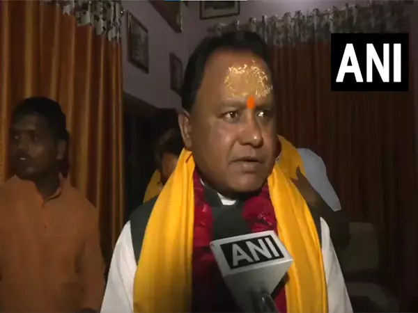 ओडिशा मुख्यमंत्री ने Ayodhya में हनुमान गढ़ी मंदिर में पूजा-अर्चना की ओडिशा मुख्यमंत्री ने Ayodhya में हनुमान गढ़ी मंदिर में पूजा-अर्चना की