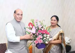 रक्षा मंत्री राजनाथ सिंह ने मुख्यमंत्री रेखा गुप्ता से की मुलाकात रक्षा मंत्री राजनाथ सिंह ने मुख्यमंत्री रेखा गुप्ता से की मुलाकात