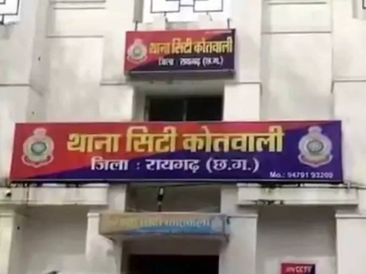 परिचित युवक ने किया हमला, पीड़ित के चेहरे और नाक में आई गंभीर चोट परिचित युवक ने किया हमला, पीड़ित के चेहरे और नाक में आई गंभीर चोट