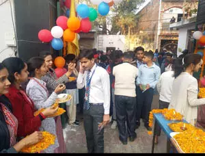 यूपी बोर्ड की बोर्ड परीक्षा शुरू यूपी बोर्ड की बोर्ड परीक्षा शुरू