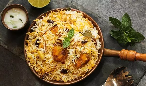 Recipe: इन 5 स्टेप्स में घर पर बनाएं यखनी चिकन पुलाव Recipe: इन 5 स्टेप्स में घर पर बनाएं यखनी चिकन पुलाव