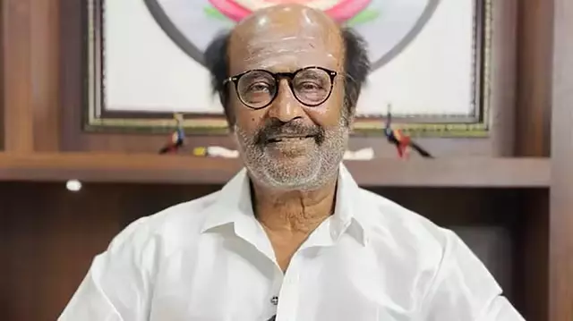 Tamil Nadu: अभिनेता रजनीकांत ने जयललिता के आवास पर श्रद्धांजलि अर्पित की Tamil Nadu: अभिनेता रजनीकांत ने जयललिता के आवास पर श्रद्धांजलि अर्पित की