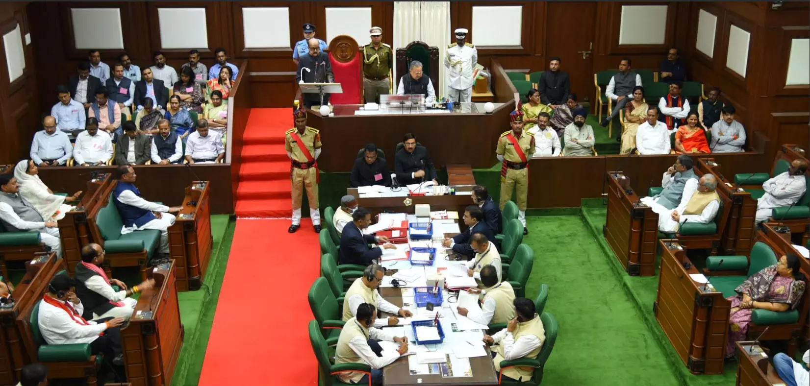 राज्यपाल डेका ने छत्तीसगढ की 6वीं विधानसभा के पंचम सत्र को किया संबोधित राज्यपाल डेका ने छत्तीसगढ की 6वीं विधानसभा के पंचम सत्र को किया संबोधित