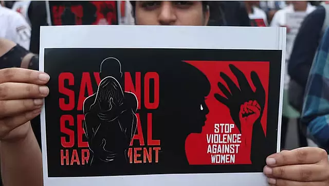 UP: दोपहिया वाहन पर लिफ्ट देकर कॉलेज छात्रा से दुष्कर्म UP: दोपहिया वाहन पर लिफ्ट देकर कॉलेज छात्रा से दुष्कर्म