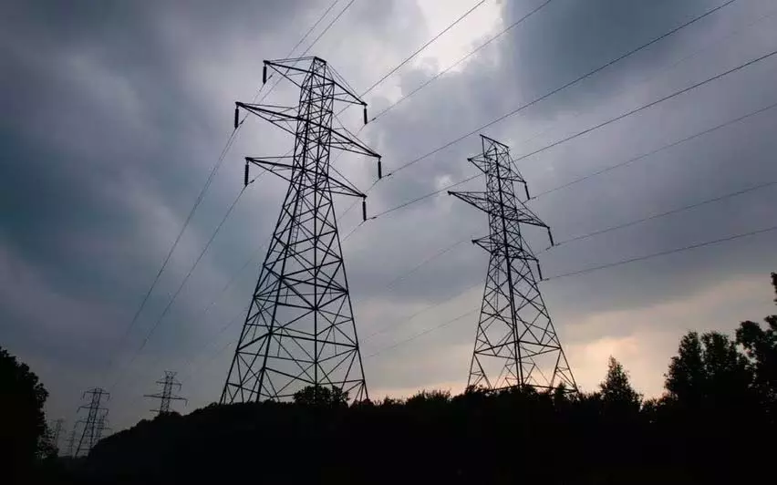 KSEB ने अतिरिक्त उच्च तनाव लाइनों के नीचे निर्माण पर सख्त प्रतिबंध लगाया KSEB ने अतिरिक्त उच्च तनाव लाइनों के नीचे निर्माण पर सख्त प्रतिबंध लगाया