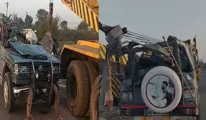 Sihora: कार और बस की टक्कर में 6 लोगों की मौत, दो घायल Sihora: कार और बस की टक्कर में 6 लोगों की मौत, दो घायल