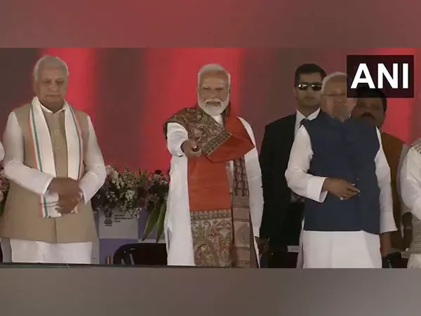 पीएम मोदी ने Bihar में पीएम किसान सम्मान निधि योजना की 19वीं किस्त जारी की पीएम मोदी ने Bihar में पीएम किसान सम्मान निधि योजना की 19वीं किस्त जारी की