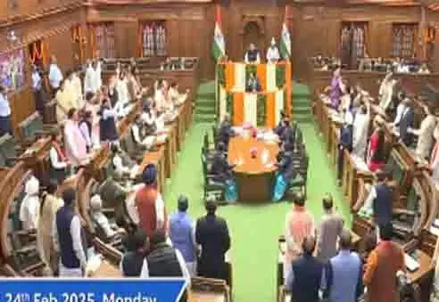 पहला दिन पहला शो: दिल्ली विधानसभा में आप और BJP में टकराव पहला दिन पहला शो: दिल्ली विधानसभा में आप और BJP में टकराव