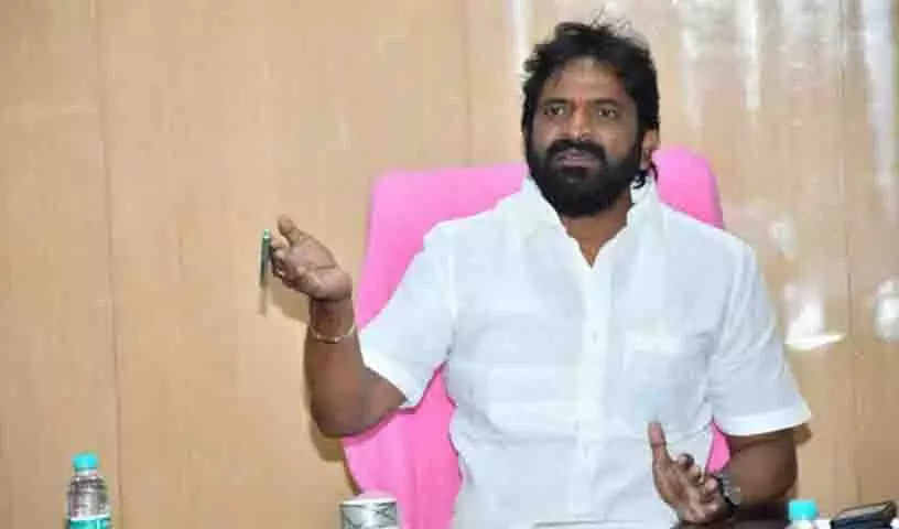 तेलंगाना के पूर्व मंत्री श्रीनिवास गौड़ ने Hyderabad स्थित नीरा कैफे के निजीकरण की निंदा की तेलंगाना के पूर्व मंत्री श्रीनिवास गौड़ ने Hyderabad स्थित नीरा कैफे के निजीकरण की निंदा की
