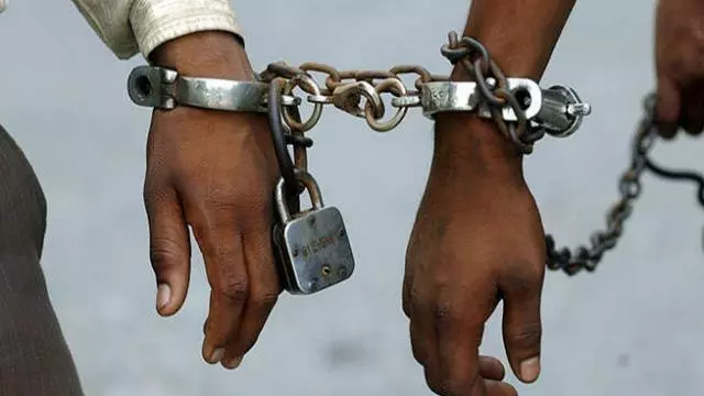 Chandil : चोरी गई स्कॉर्पियो 8 माह बाद बरामद, 2 गिरफ्तार Chandil : चोरी गई स्कॉर्पियो 8 माह बाद बरामद, 2 गिरफ्तार