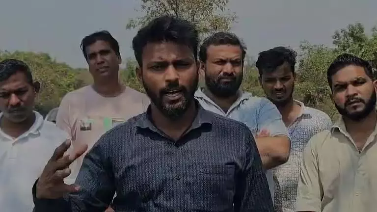 Ladphem में अनधिकृत डामर सड़क निर्माण से पर्यावरण संबंधी चिंताएं बढ़ीं Ladphem में अनधिकृत डामर सड़क निर्माण से पर्यावरण संबंधी चिंताएं बढ़ीं