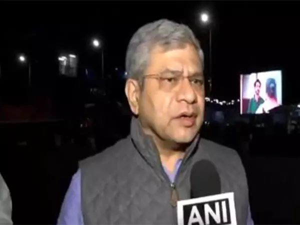दिल्ली स्टेशन पर भीड़ नियंत्रण के लिए कदम उठाए गए, विशेष ट्रेनों की व्यवस्था की गई: Ashwini Vaishnaw दिल्ली स्टेशन पर भीड़ नियंत्रण के लिए कदम उठाए गए, विशेष ट्रेनों की व्यवस्था की गई: Ashwini Vaishnaw
