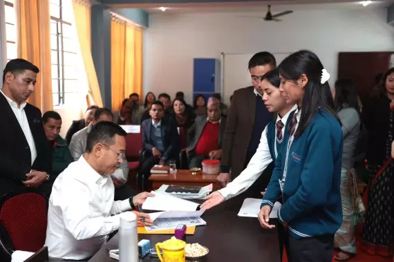 Sikkim : जनता भेटघाट पहल के तहत सीएम ने रेनॉक की जनता से संपर्क किया Sikkim : जनता भेटघाट पहल के तहत सीएम ने रेनॉक की जनता से संपर्क किया