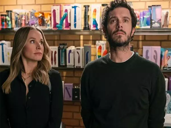 Adam Brody ने नोबडी वांट्स दिस सीजन 2 में अपने किरदार के बारे में खुलकर बात की Adam Brody ने नोबडी वांट्स दिस सीजन 2 में अपने किरदार के बारे में खुलकर बात की