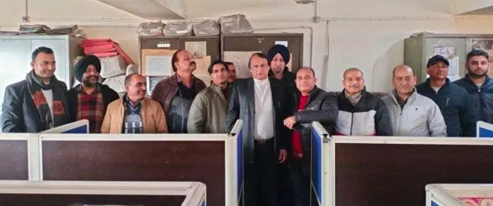 Jammu: लिपिक कर्मचारी संघ ने उठाई मांगें Jammu: लिपिक कर्मचारी संघ ने उठाई मांगें