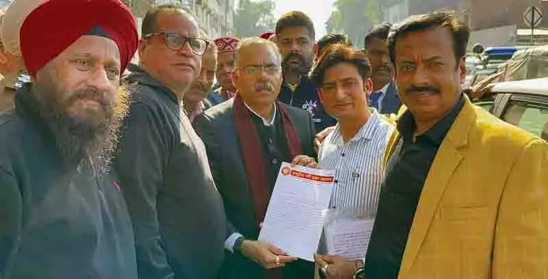 Amritsar: गौ उपकर का उपयोग न होने से पशु अधिकार कार्यकर्ता परेशान Amritsar: गौ उपकर का उपयोग न होने से पशु अधिकार कार्यकर्ता परेशान