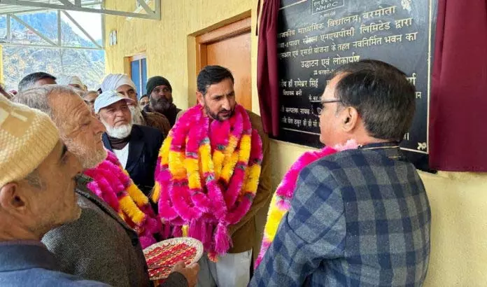 MLA बानी ने अपने निर्वाचन क्षेत्र में शिक्षा के बुनियादी ढांचे में सुधार का संकल्प लिया MLA बानी ने अपने निर्वाचन क्षेत्र में शिक्षा के बुनियादी ढांचे में सुधार का संकल्प लिया