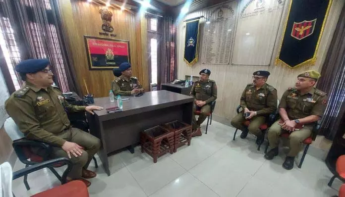 IGP ने अखनूर में सीमा सुरक्षा ग्रिड का आकलन किया IGP ने अखनूर में सीमा सुरक्षा ग्रिड का आकलन किया