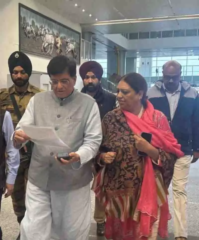 Chandigarh के मेयर ने केंद्रीय मंत्री पीयूष गोयल के समक्ष उद्योग से जुड़े मुद्दे उठाए Chandigarh के मेयर ने केंद्रीय मंत्री पीयूष गोयल के समक्ष उद्योग से जुड़े मुद्दे उठाए