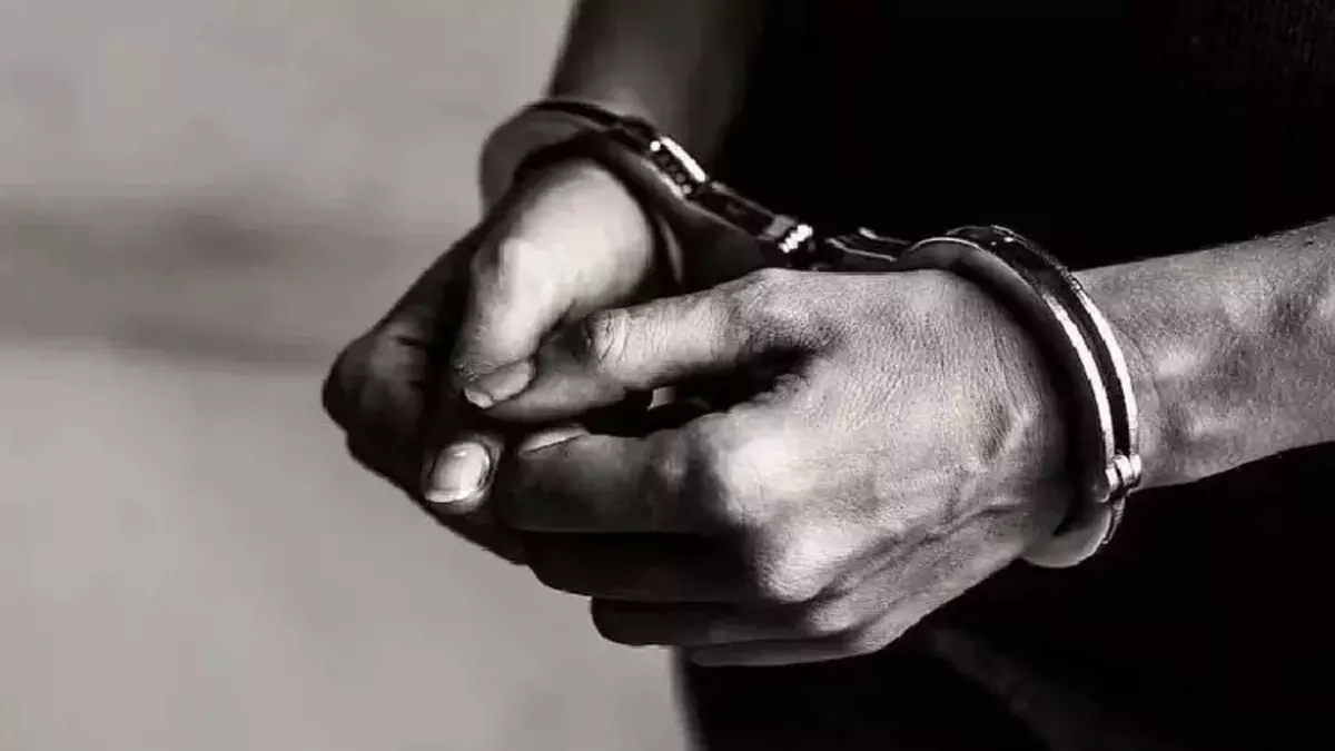 Chennai: राजस्थान के दो फेसबुक मित्रों को ठगने के आरोप में चार लोग गिरफ्तार Chennai: राजस्थान के दो फेसबुक मित्रों को ठगने के आरोप में चार लोग गिरफ्तार