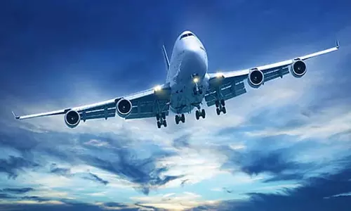 कश्मीर में हवाई किराए रिकॉर्ड ऊंचाई पर, जेबें ढीली