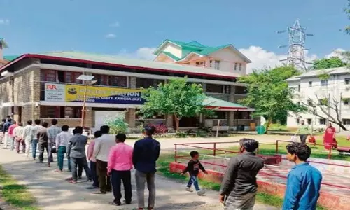 Himachal: पालमपुर में चिट्टा के खिलाफ अभियान में अपर्याप्त पुलिस बल की बाधा Himachal: पालमपुर में चिट्टा के खिलाफ अभियान में अपर्याप्त पुलिस बल की बाधा