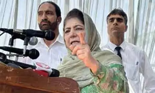 Mehbooba:  स्पीकर मार्शल लॉ लागू कर रहे
