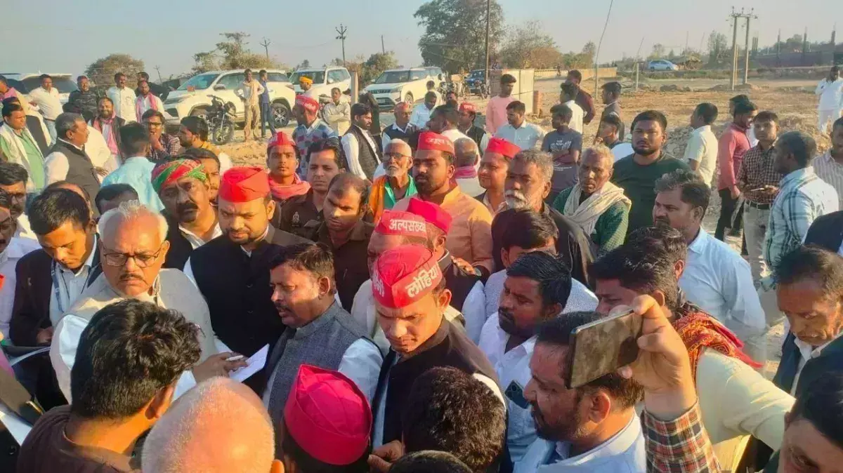 Raebareli: विधायक मनोज पांडेय पर दलितों की जमीन हड़पने का है आरोप