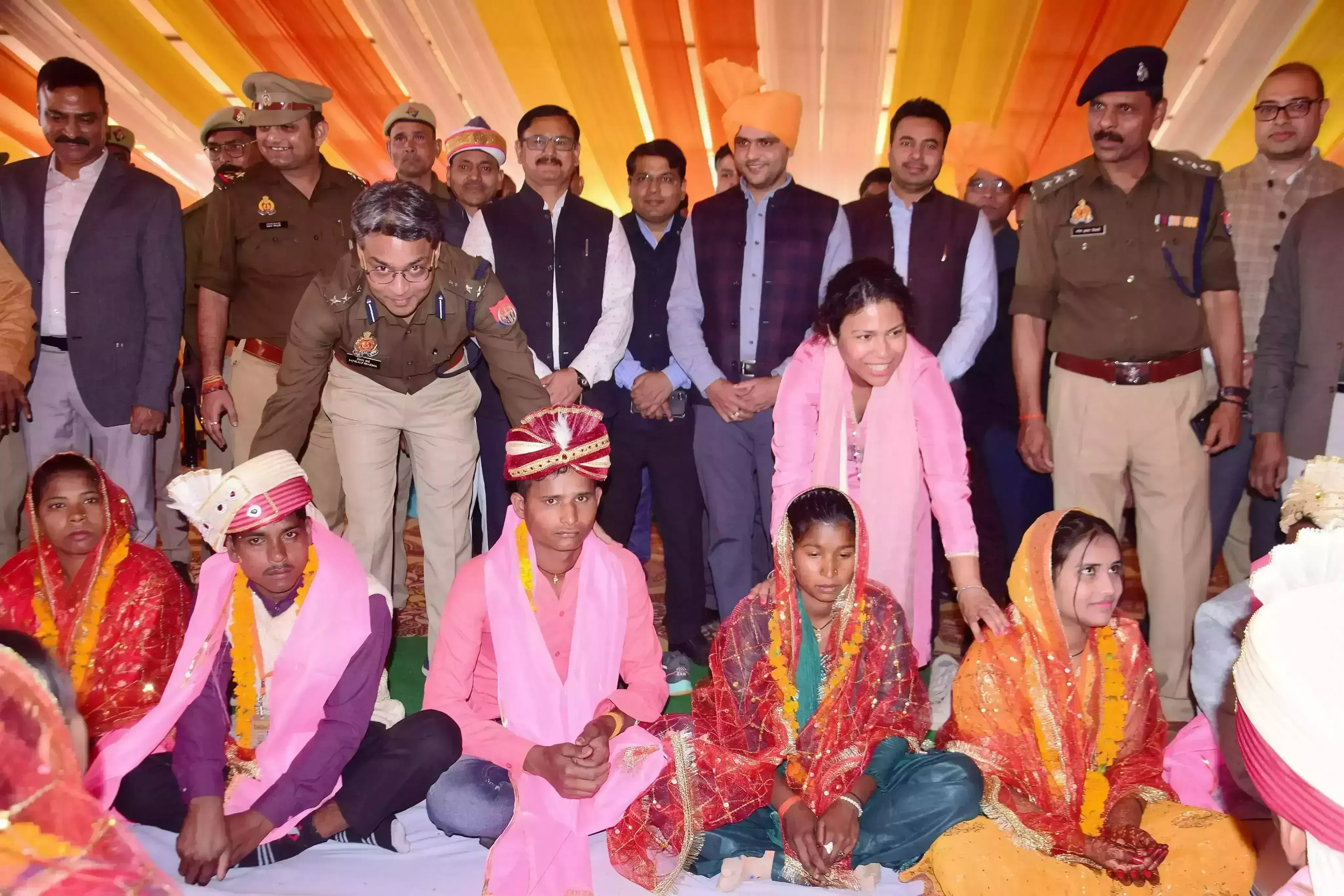 Lakhimpur Kheri: सामूहिक विवाह समारोह में 772 जोड़ों ने लिया जीवनसाथी संग रहने का संकल्प