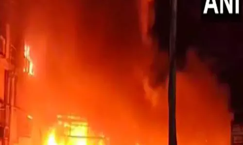 Bhiwandi में ऑटो पार्ट्स की दुकान में लगी भीषण आग